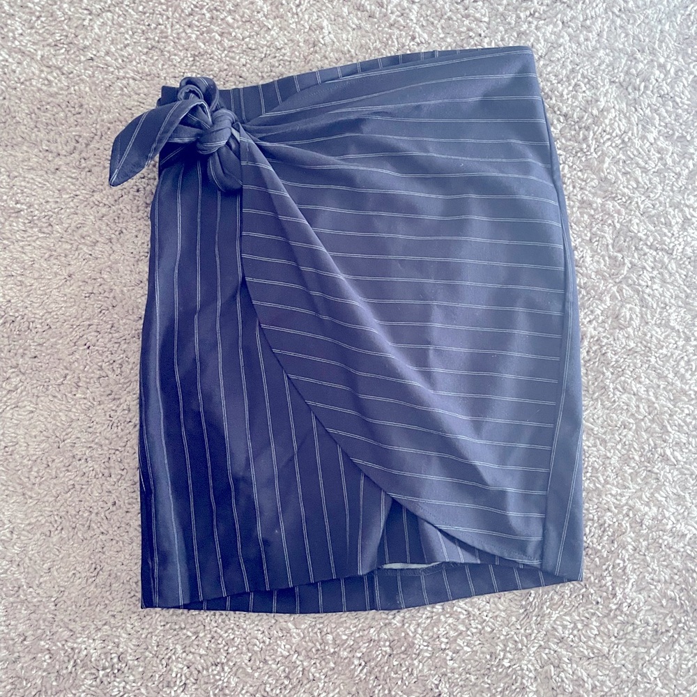 Cute midi pinstripes skirt